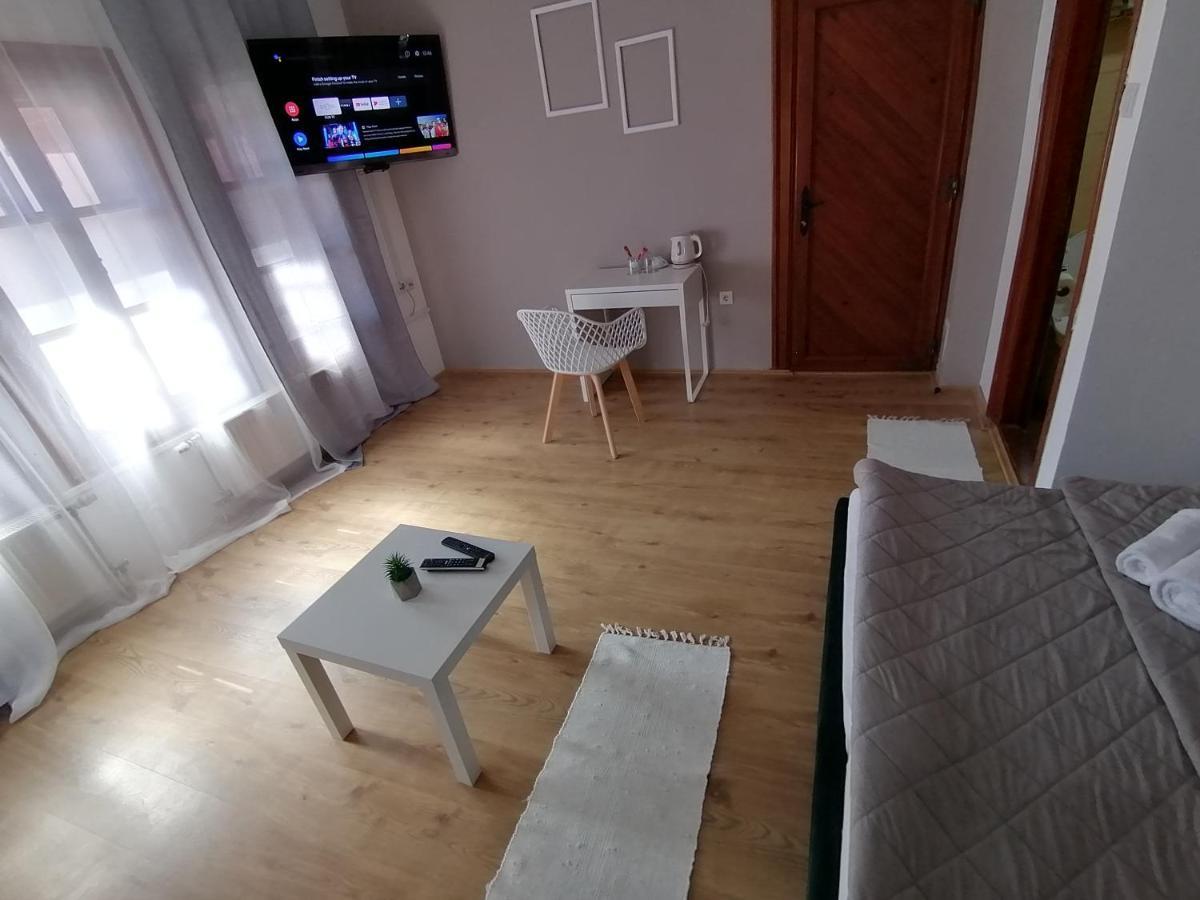 Mon Accommodation Free Parking Ni Dış mekan fotoğraf